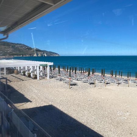B&B Direttamente Sul Mare Da Antonino Mattinata Luaran gambar